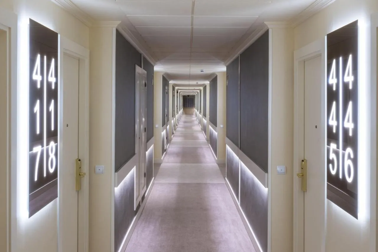 Elba Madrid Alcala Hotel 4*,